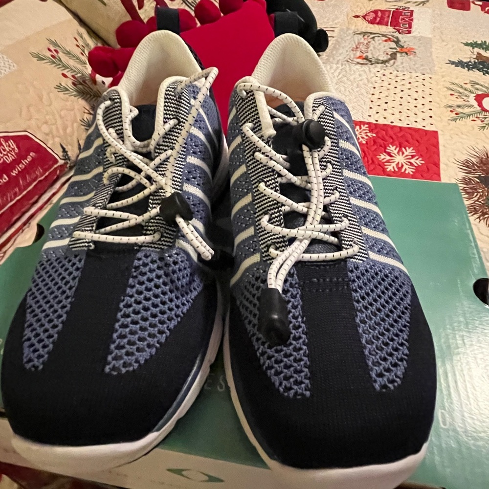 Women’s Apex diabetic tennis shoes size 8 wide